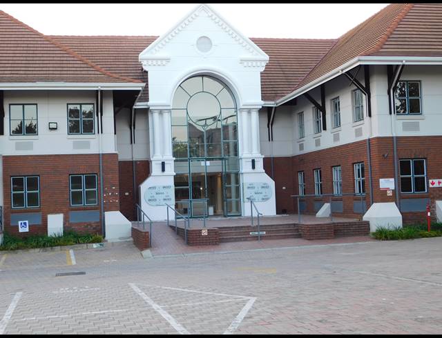 472M² OFFICE TO LET IN HYDE PARK
